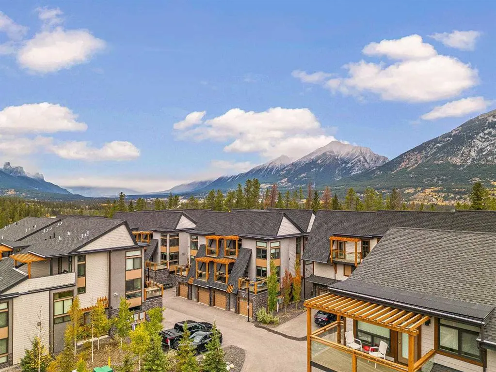 102 Stewart Creek Rise, #302