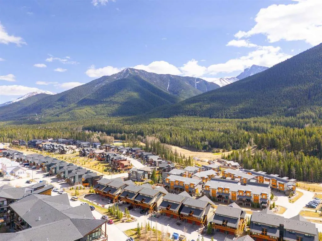 102 Stewart Creek Rise, #302