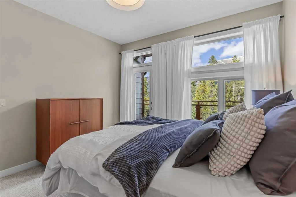 102 Stewart Creek Rise, #302