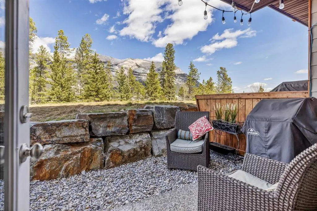 102 Stewart Creek Rise, #302