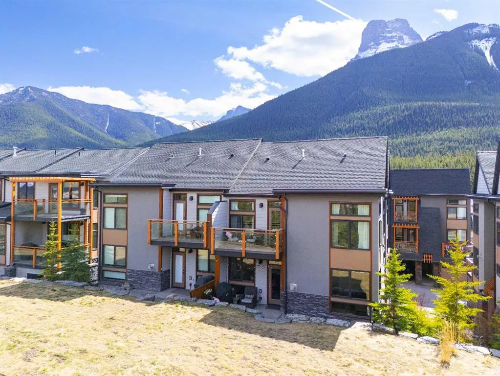102 Stewart Creek Rise, #302