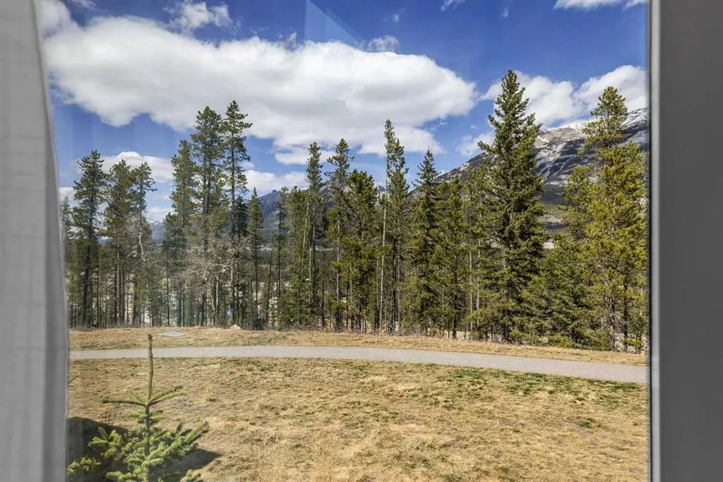 102 Stewart Creek Rise, #302