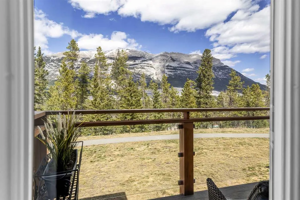 102 Stewart Creek Rise, #302