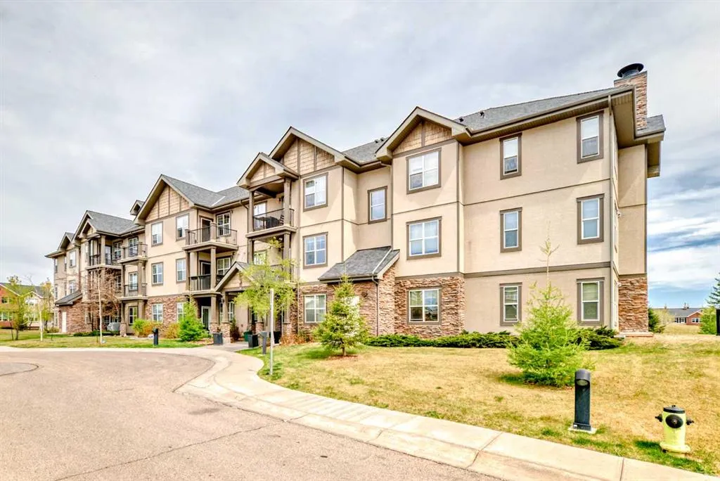 25 Prestwick Drive SE, #208