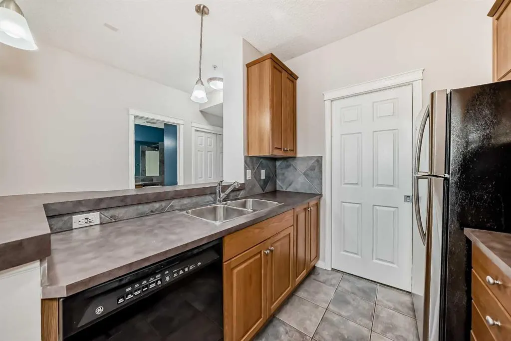 25 Prestwick Drive SE, #208