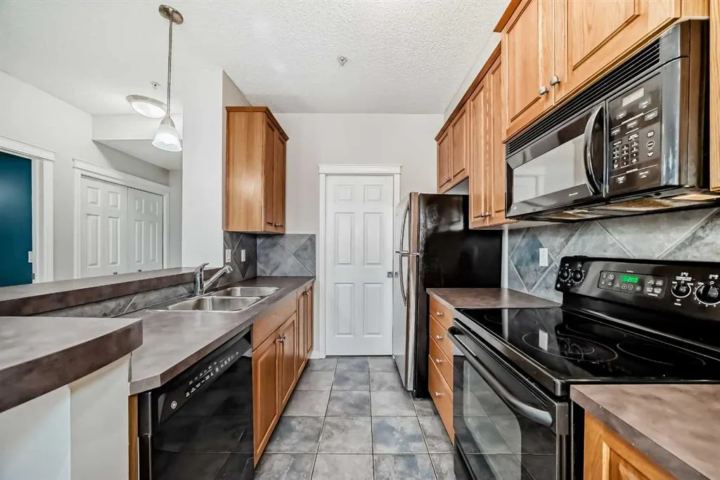25 Prestwick Drive SE, #208