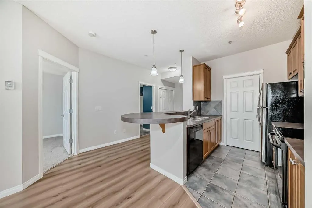 25 Prestwick Drive SE, #208