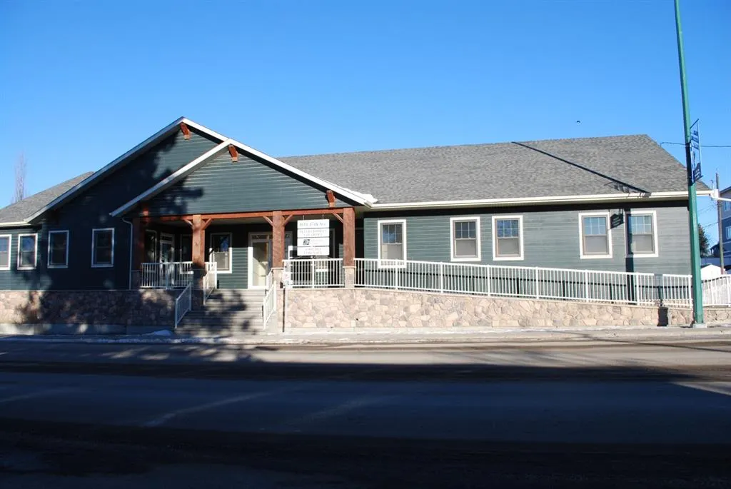 4616 47 Avenue, #2