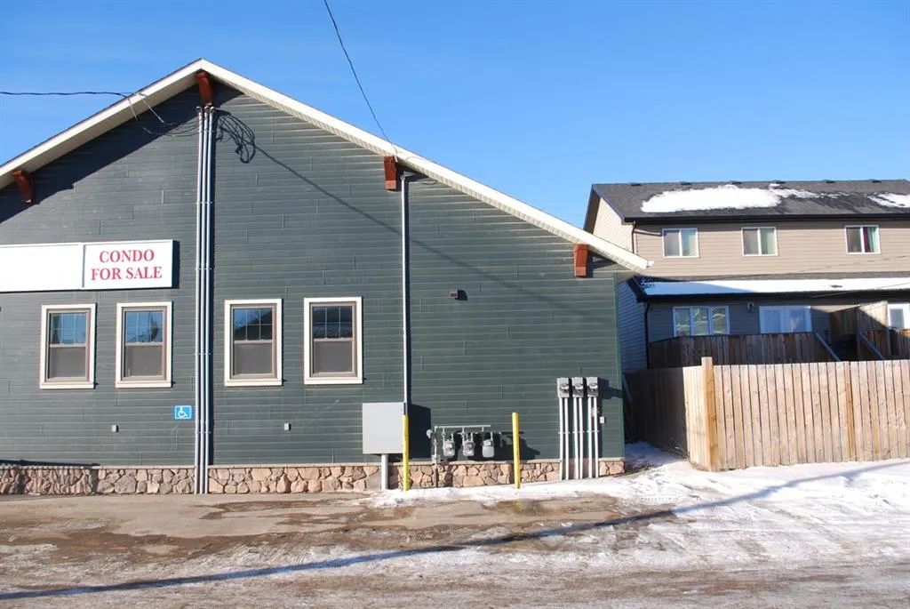 4616 47 Avenue, #2