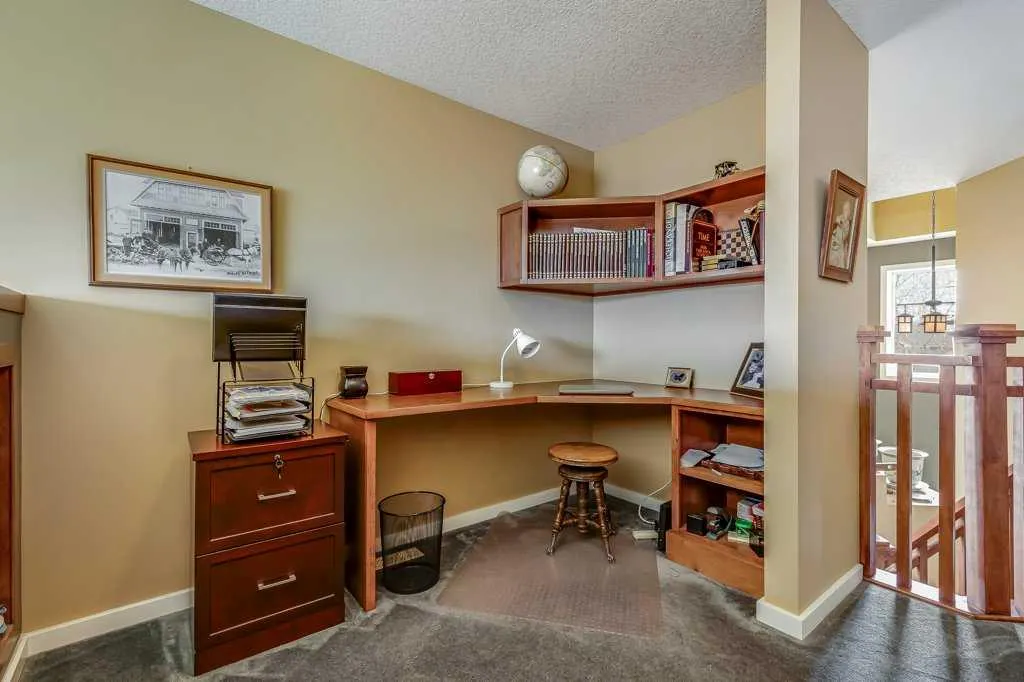 48 Chapala Square SE