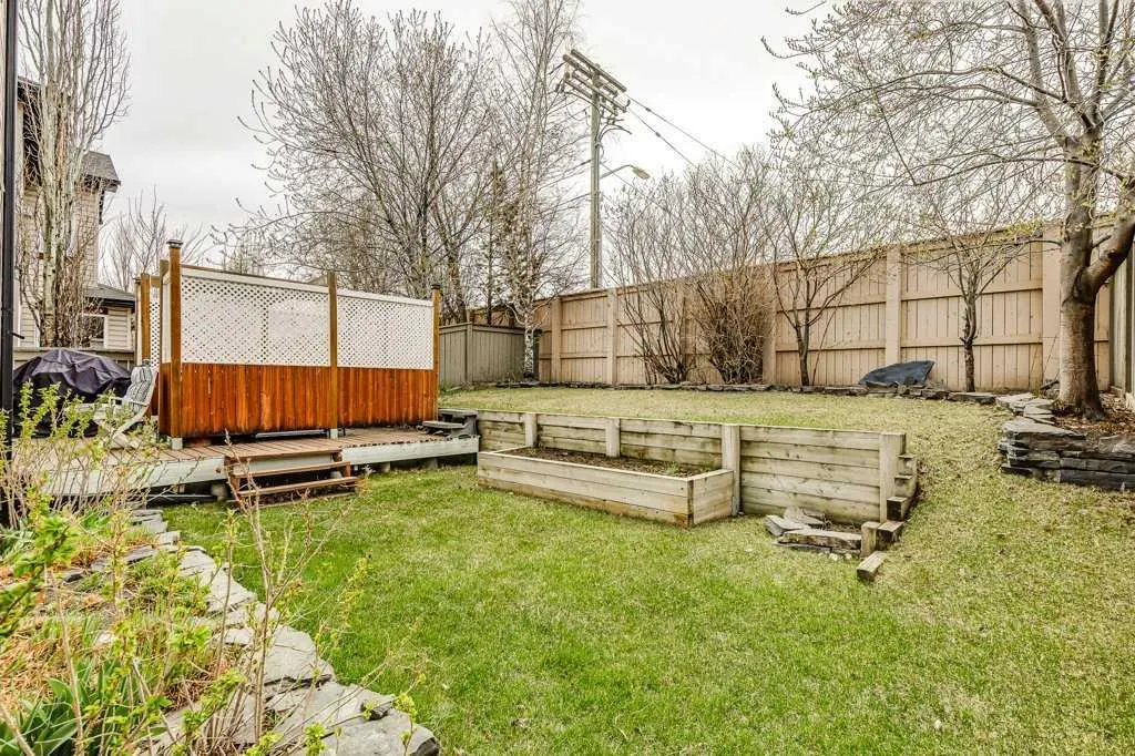 48 Chapala Square SE