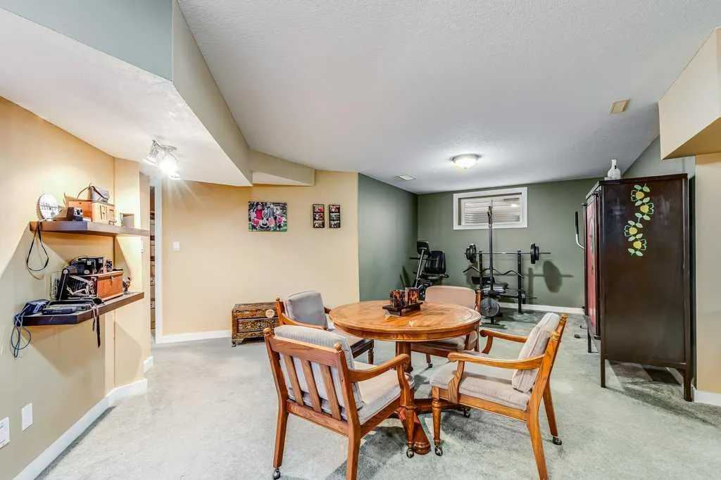 48 Chapala Square SE