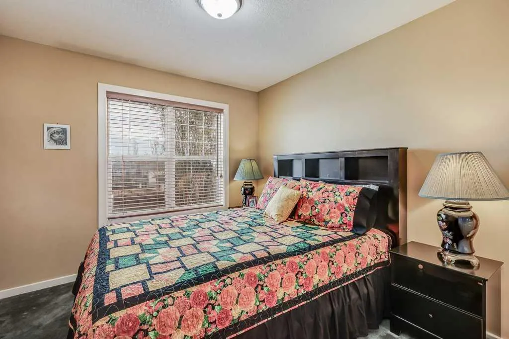 48 Chapala Square SE
