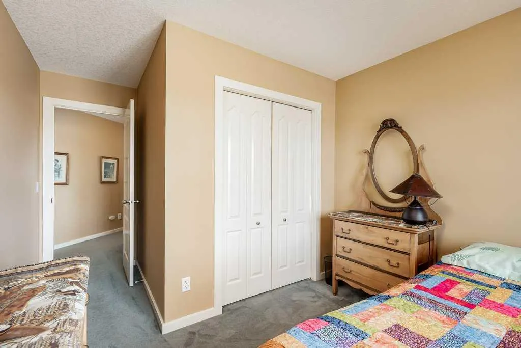 48 Chapala Square SE