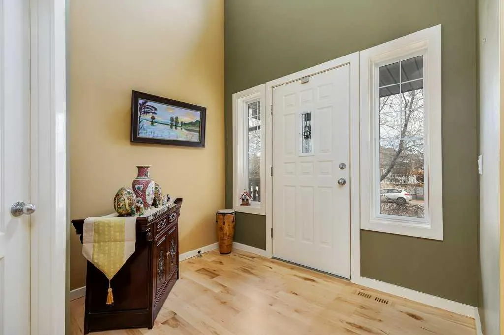 48 Chapala Square SE