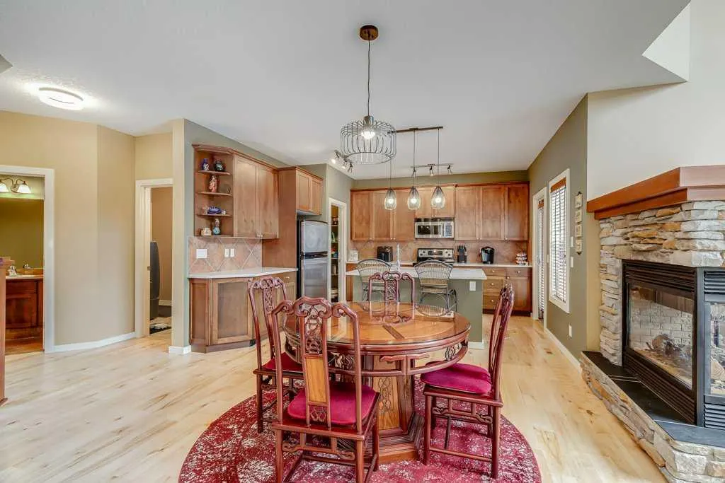 48 Chapala Square SE