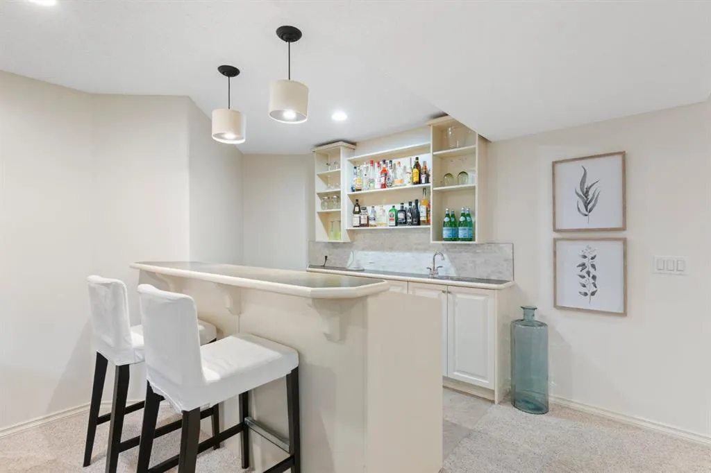 181 Gleneagles View