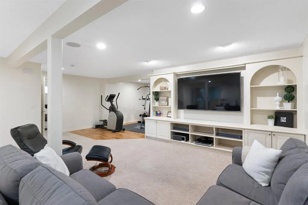 181 Gleneagles View
