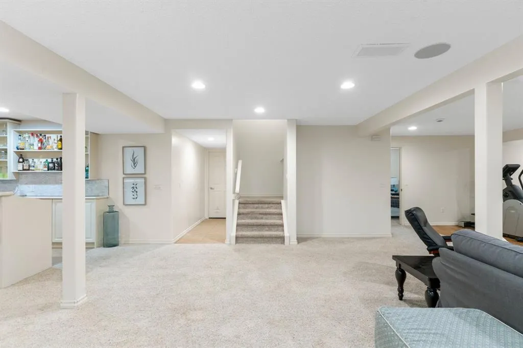 181 Gleneagles View