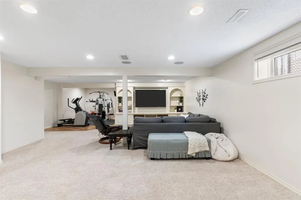 181 Gleneagles View