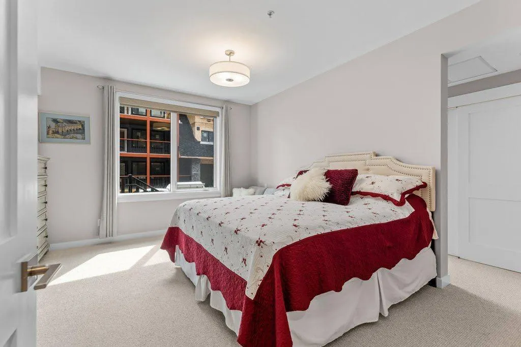 1315 Spring Creek Gate, #102