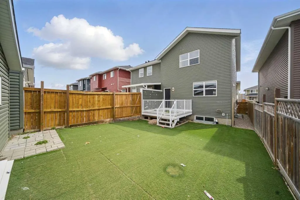 274 Redstone Drive NE