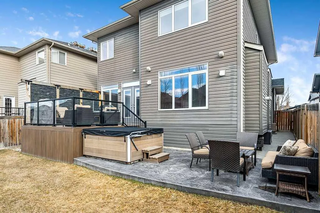 97 Evanspark Way NW
