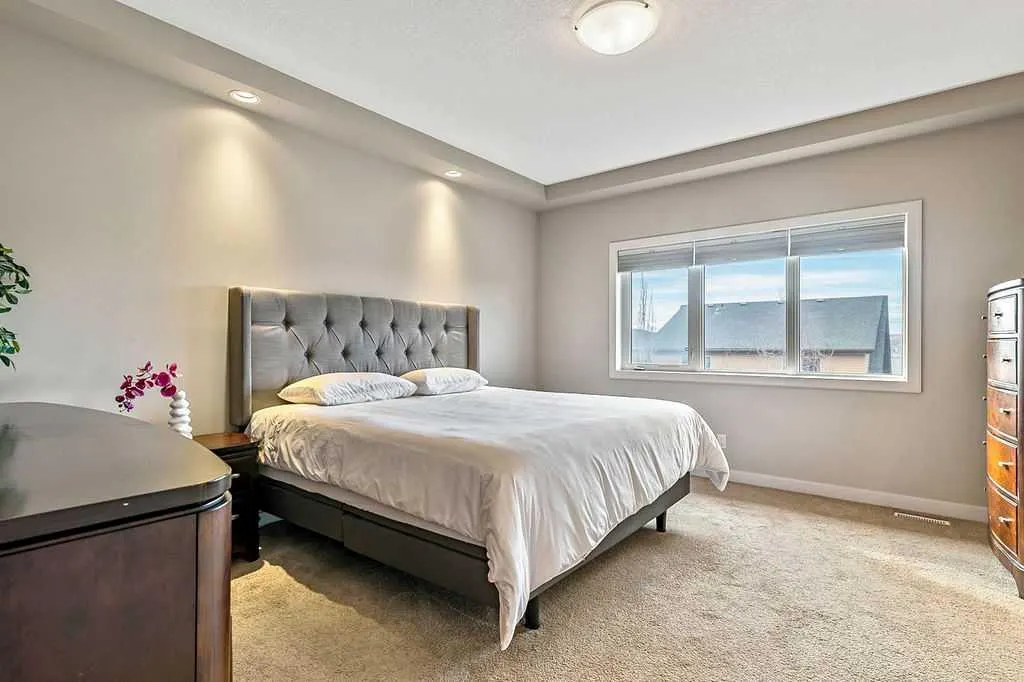 97 Evanspark Way NW