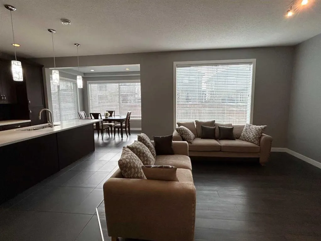 1 Auburn glen Gardens SE