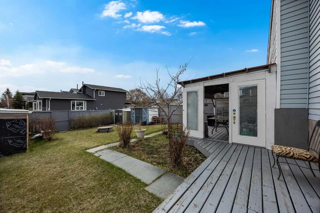 57 Martingrove Place NE