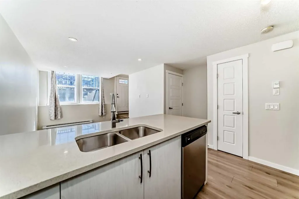 109 Cranbrook Square SE
