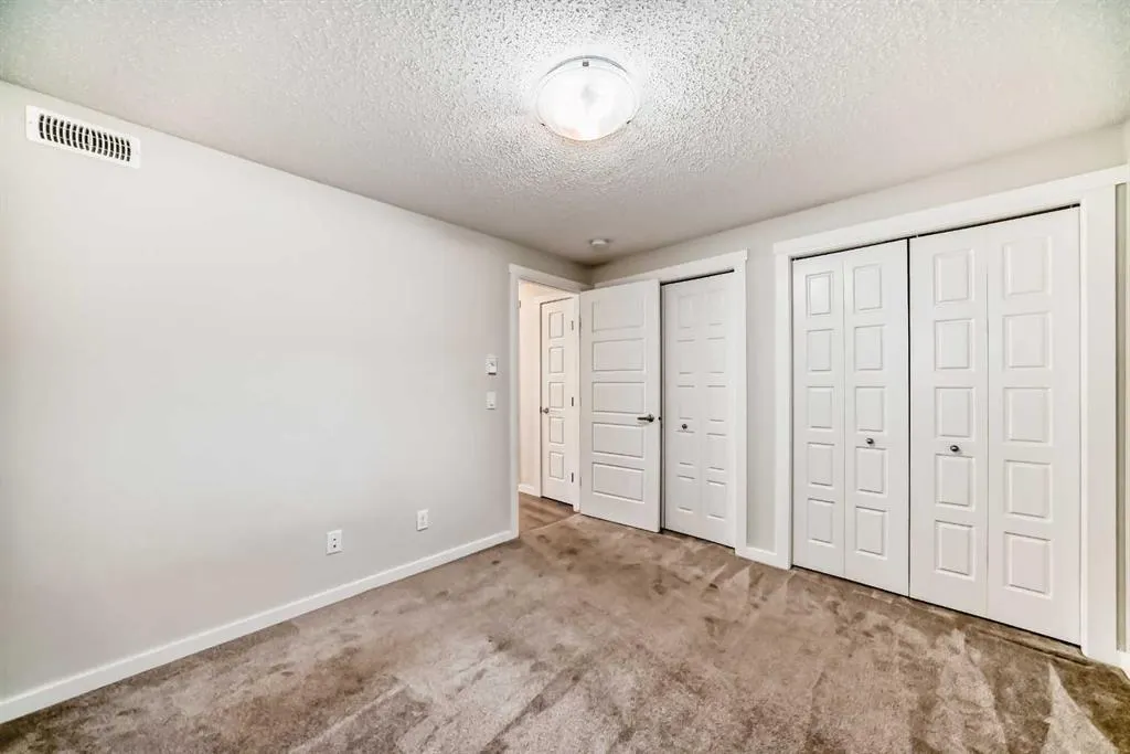 109 Cranbrook Square SE