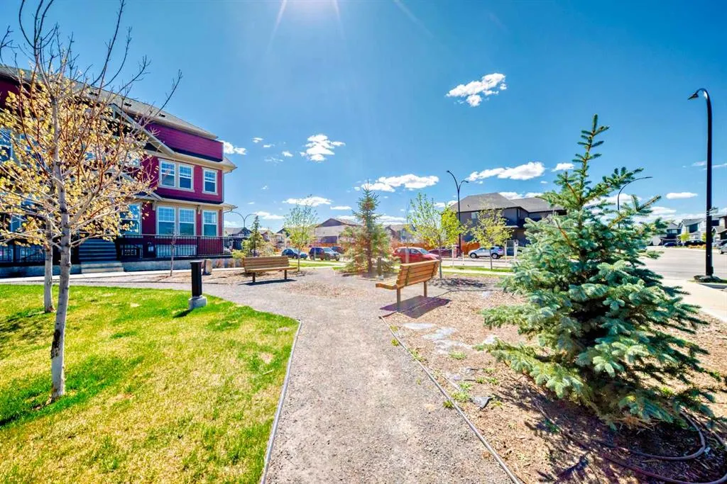 109 Cranbrook Square SE