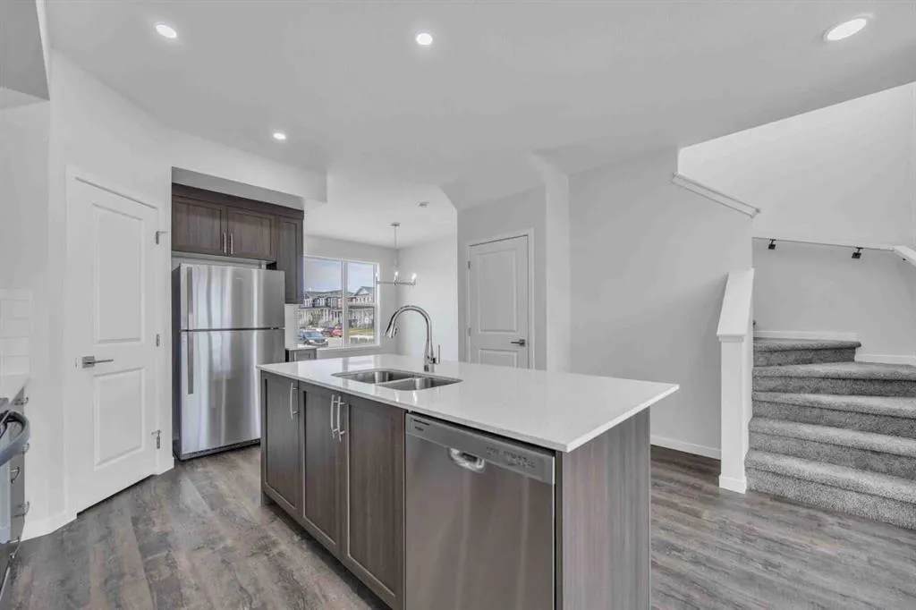 400 DAWSON Drive