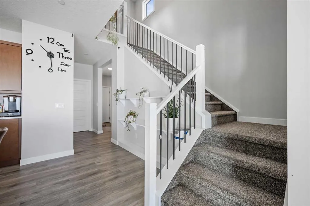 180 Howse Crescent NE