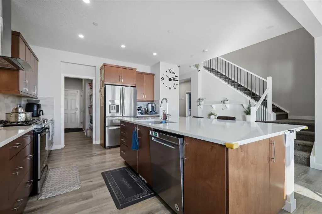 180 Howse Crescent NE