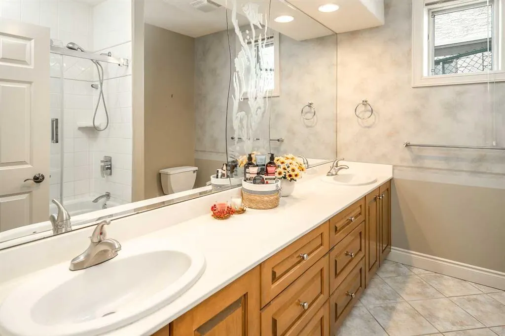 120 Gleneagles Landing