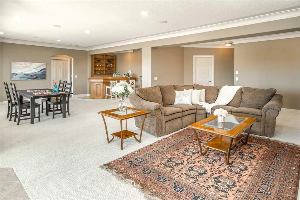 120 Gleneagles Landing