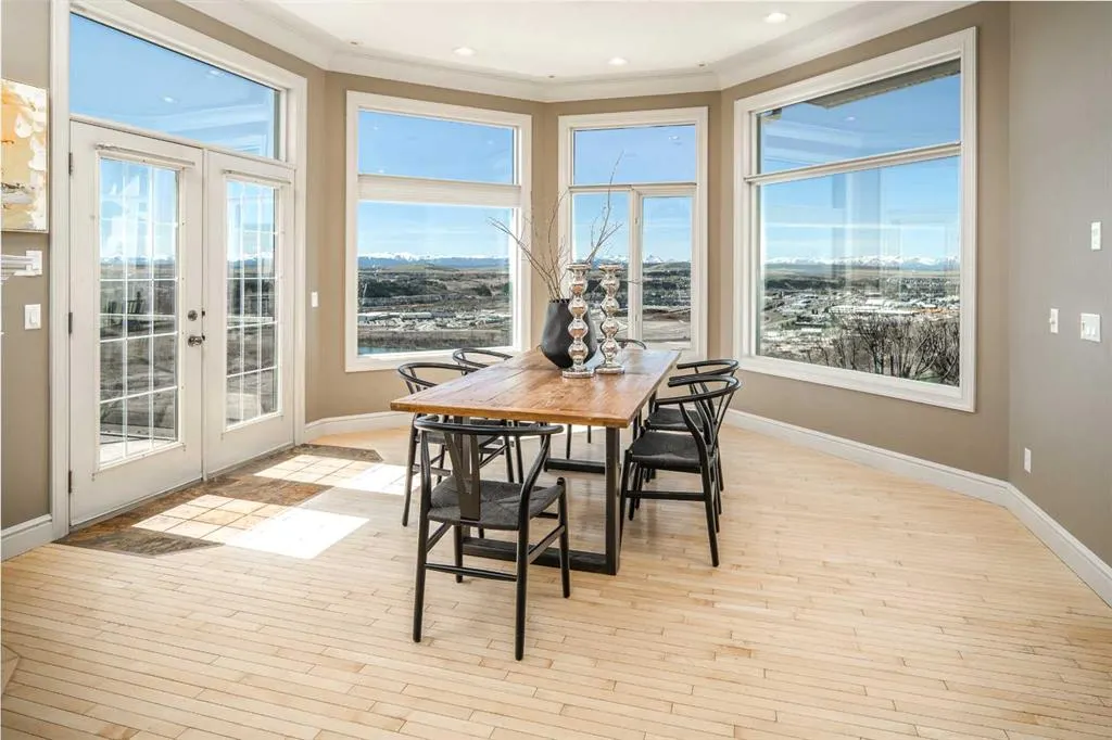 120 Gleneagles Landing