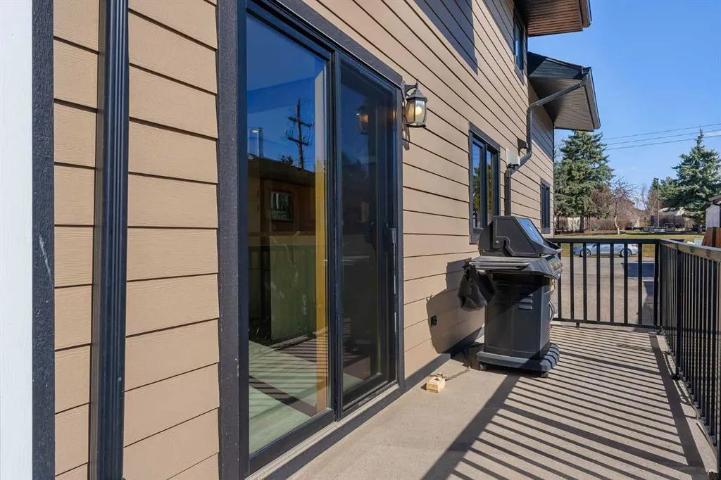 881 East Chestermere Drive