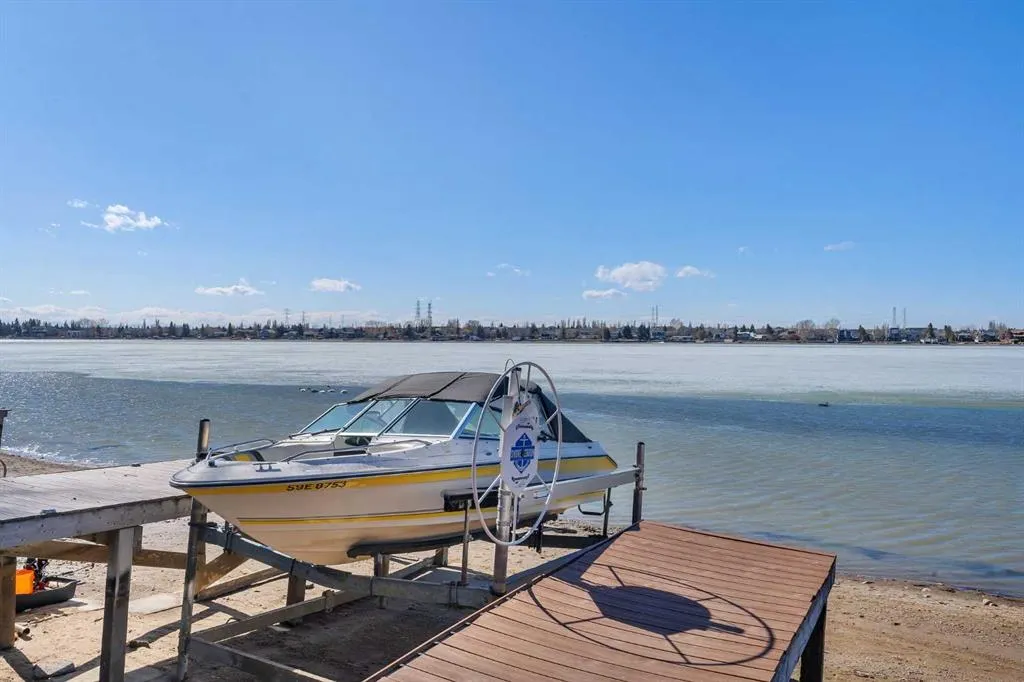 881 East Chestermere Drive