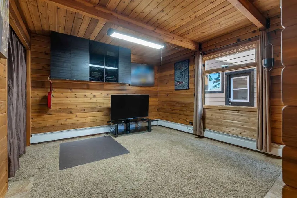 881 East Chestermere Drive