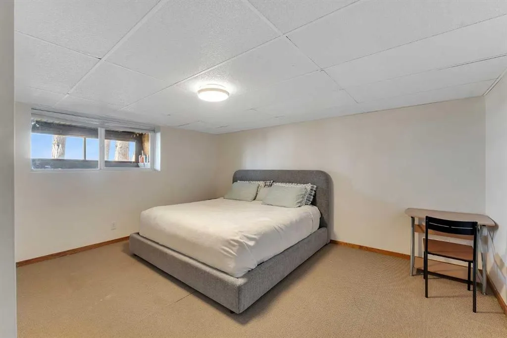 881 East Chestermere Drive
