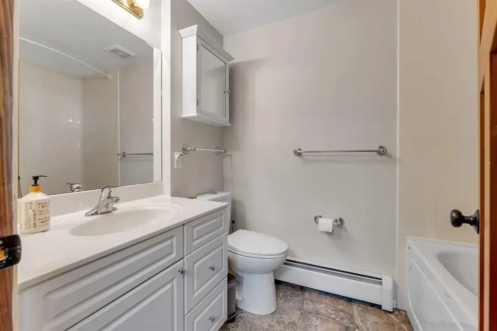 881 East Chestermere Drive