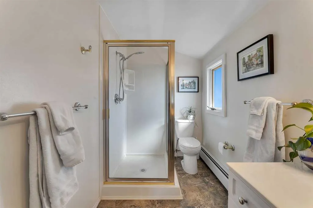 881 East Chestermere Drive