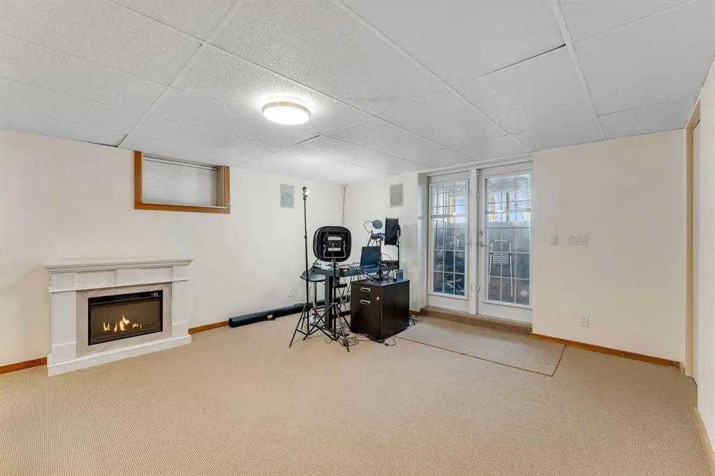 881 East Chestermere Drive