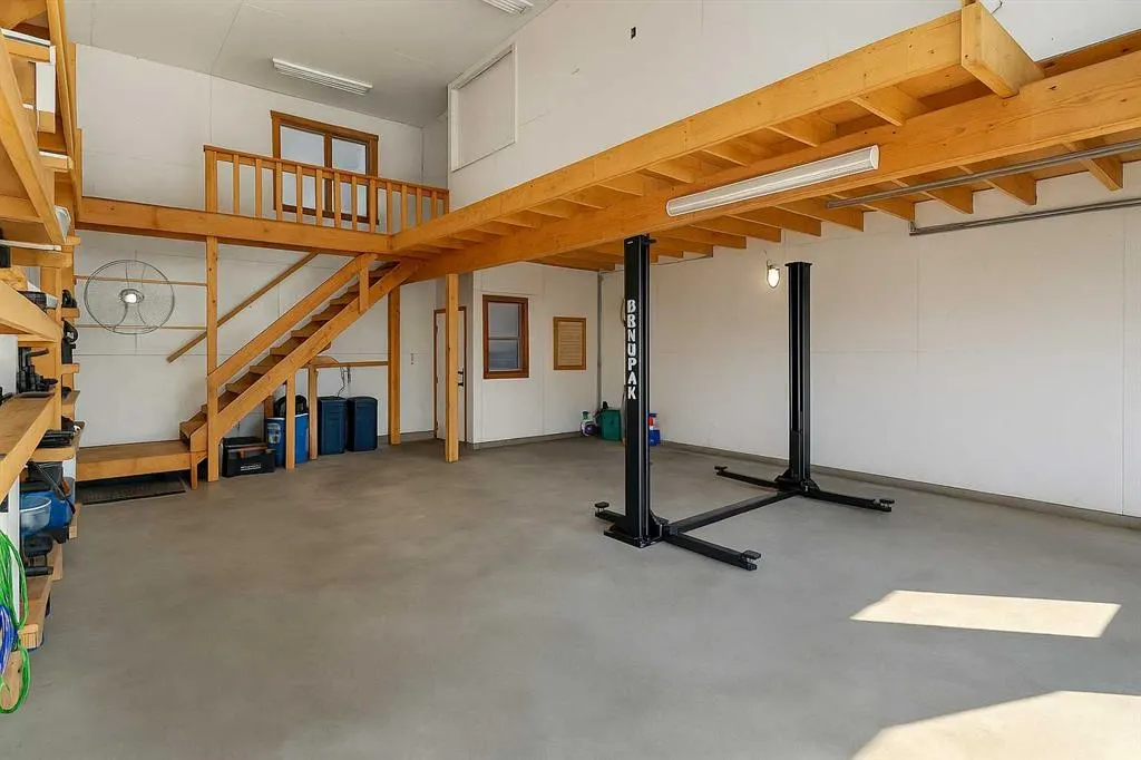 881 East Chestermere Drive