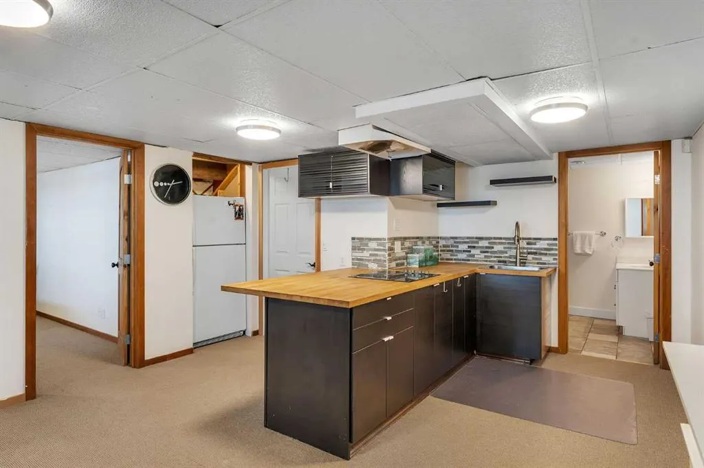 881 East Chestermere Drive