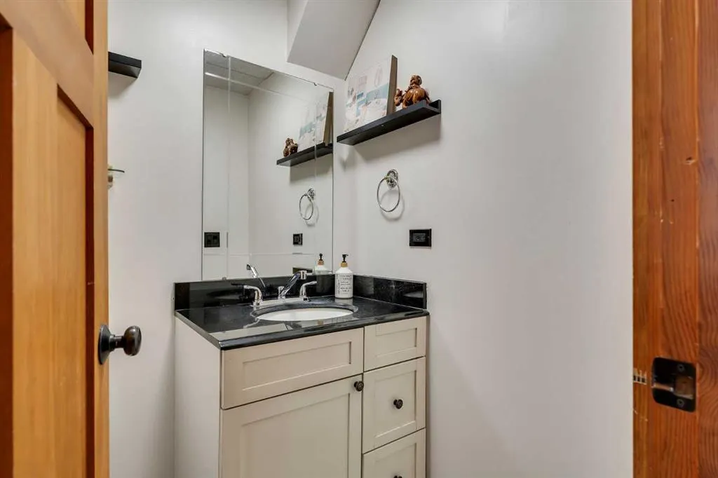 881 East Chestermere Drive