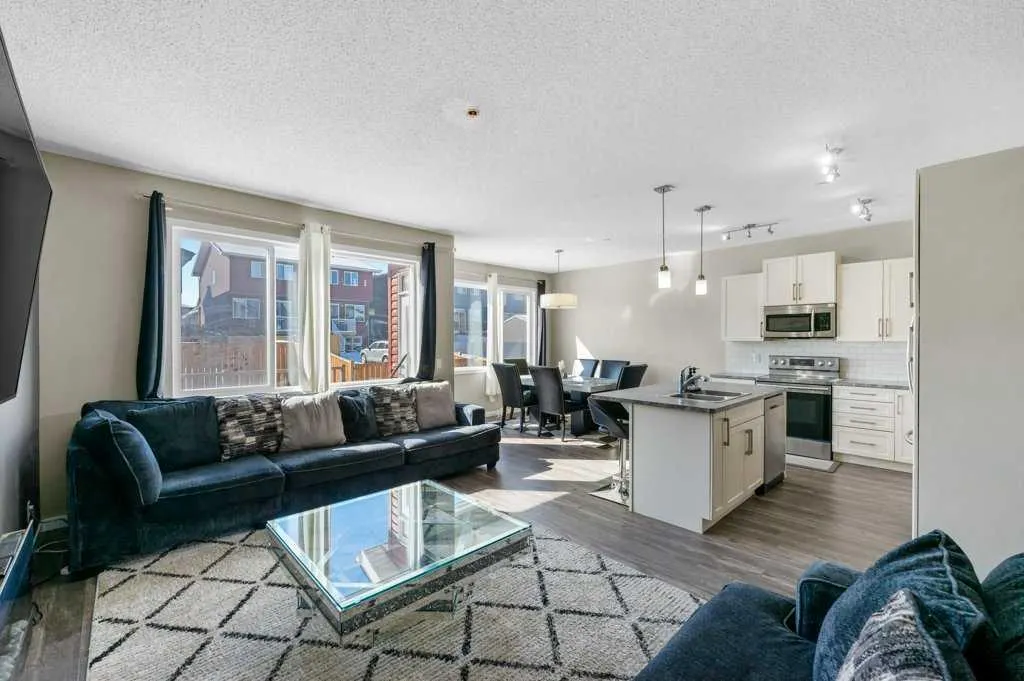 59 Howse Manor NE